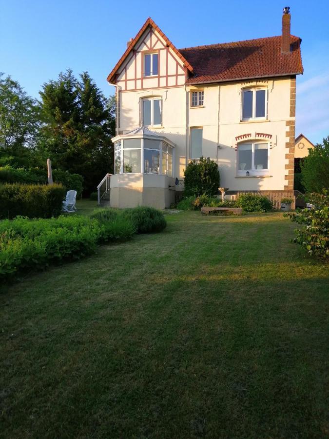 Le Paris Londres Bed & Breakfast Mesnieres-en-Bray Exterior photo