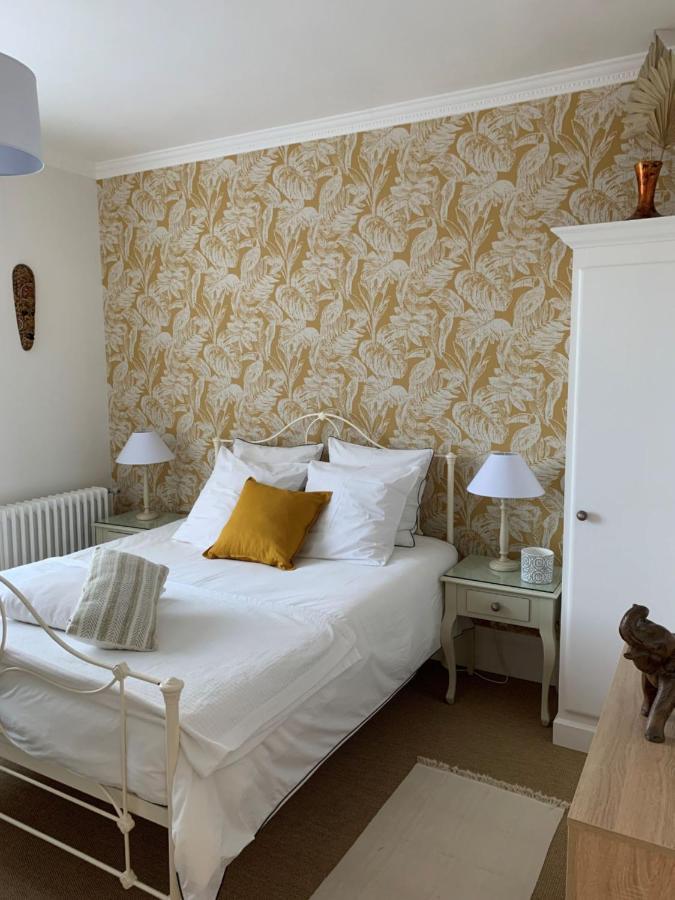 Le Paris Londres Bed & Breakfast Mesnieres-en-Bray Room photo