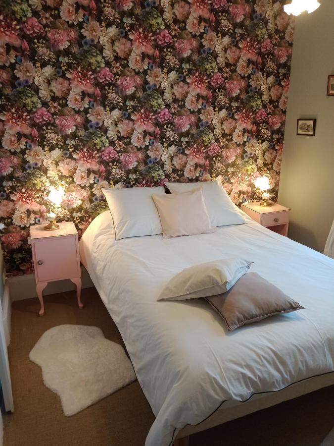 Le Paris Londres Bed & Breakfast Mesnieres-en-Bray Room photo